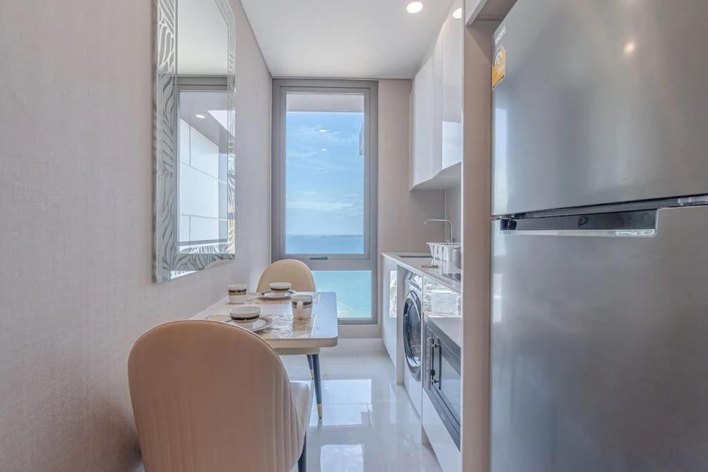 Sea View 5 Star Facilities Luxury Stay At Pattaya ジョムティエンビーチ エクステリア 写真
